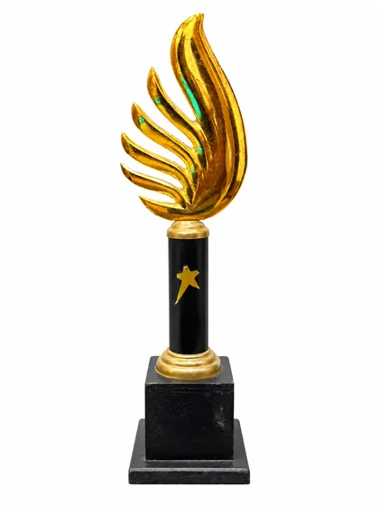 Gold flame trophy, photograph 1
